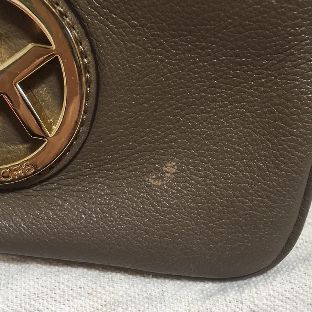 Michael Kors Fulton Wristlet